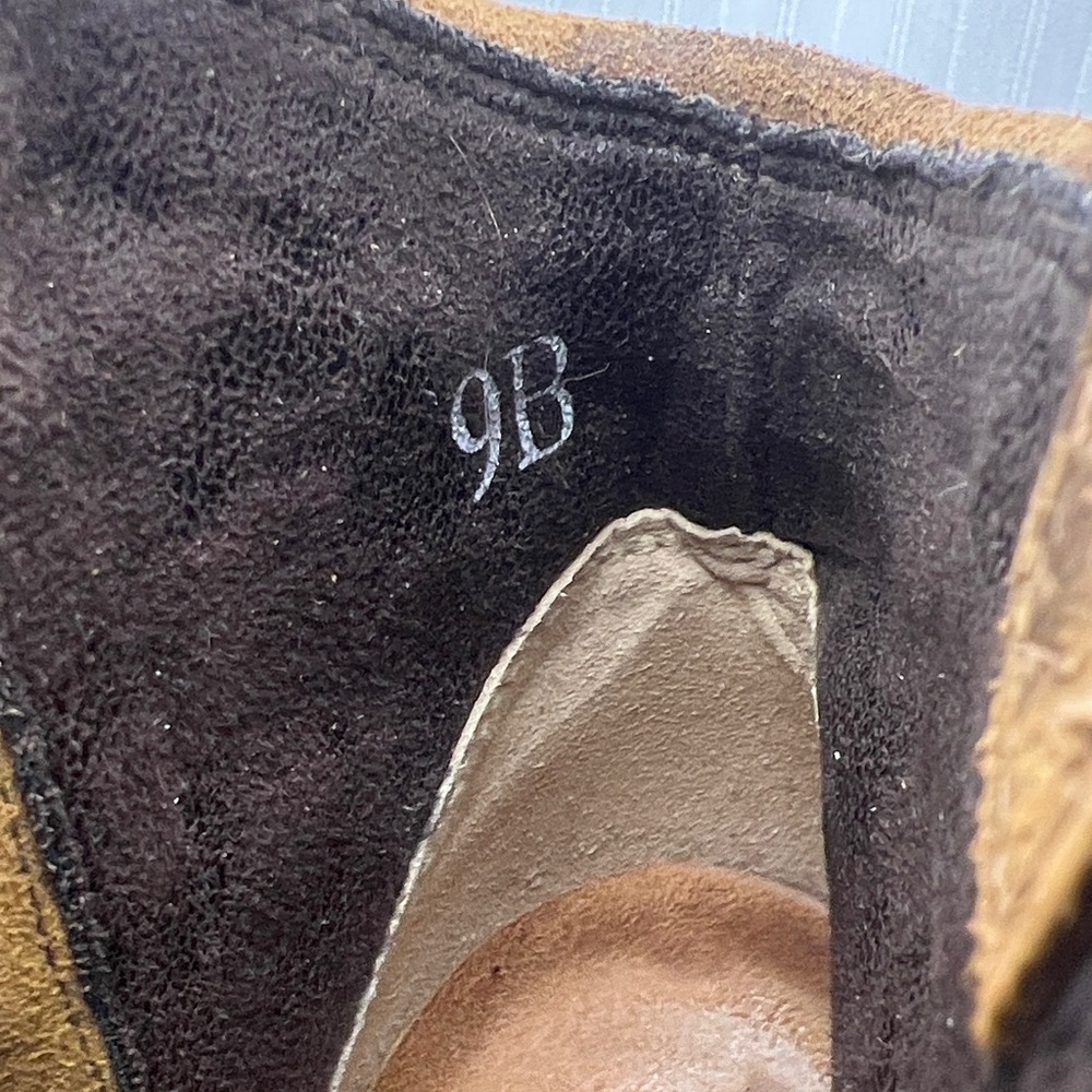 ARIAT Brown Suede Ankle Boots Women’s Size 9 - Picture 2 of 16